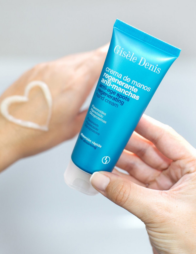 Confezione da 3 pezzi Crema mani rigenerante antimacchia 75ml