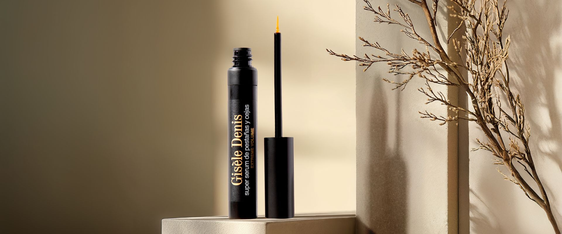 Super Serum de pestañas y cejas Extreme Volume: cómo aplicarlo para que crezcan más fuertes y rejuvenezcan tu mirada